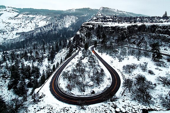 snow-covered-mountain-3608629.jpg